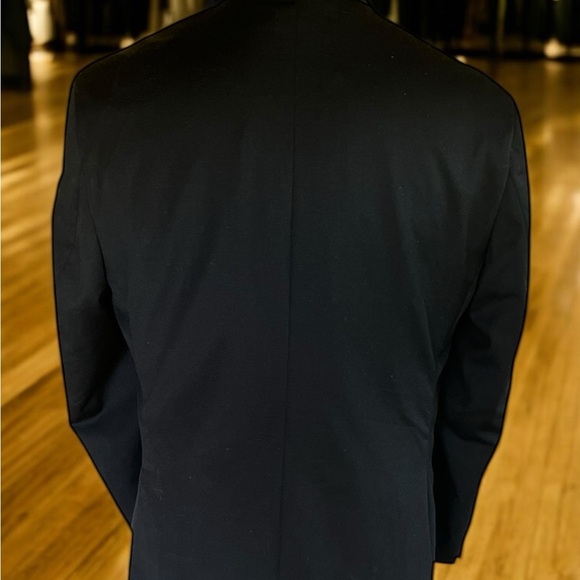 Jos. A. Bank Classic Black Men's Blazer Sleek and Modern Appeal - Picture 5 of 10